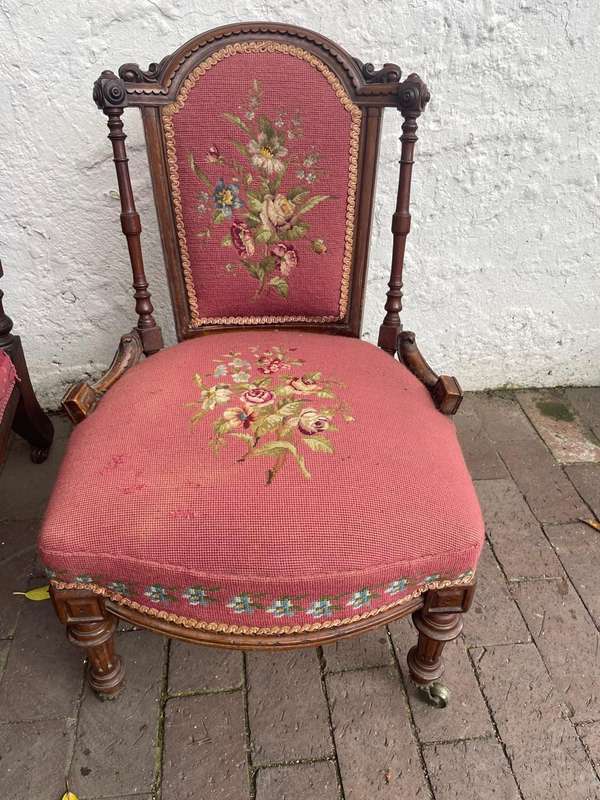 Beautiful pair of Victorian Rosewood His and Hers Chairs.