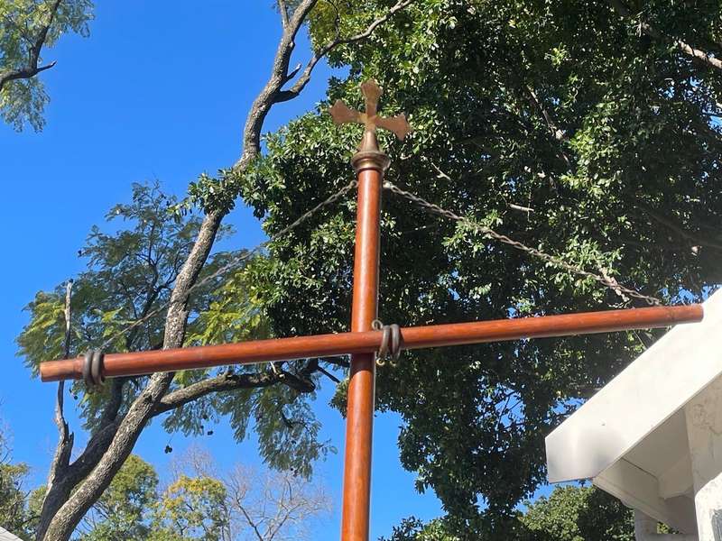 Large Church Crucifix Stand ( 230 x 68 cm )