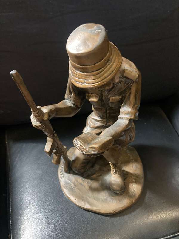 Bush War : Rare SADF soldier with Bible : Soldaat vir Christus ( 21 cm )