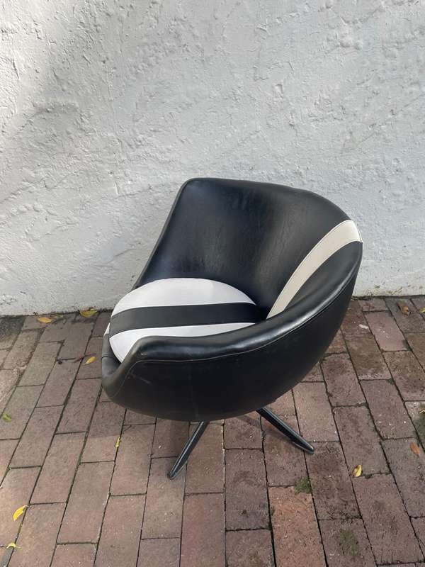 Midcentury Tub Swivel Chair