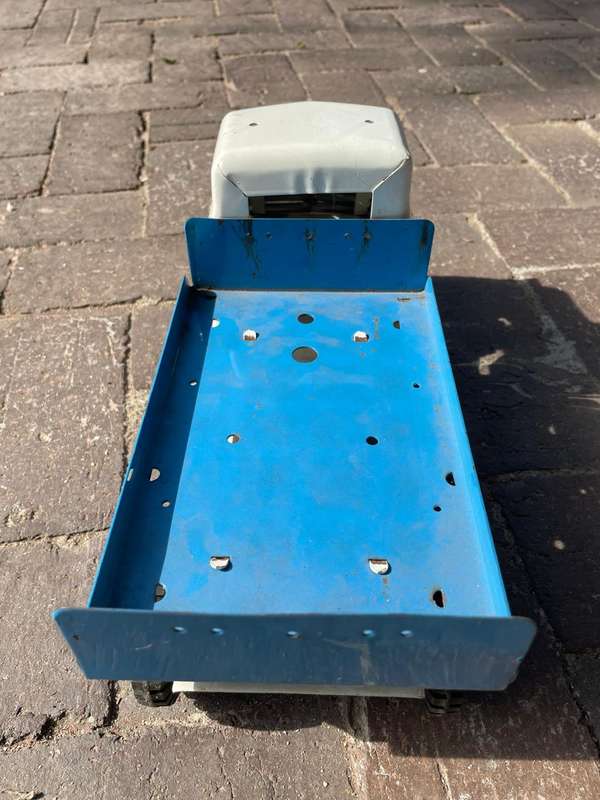 Triang Tinplate Milktruck ( 35 x 14 x 16 cm )