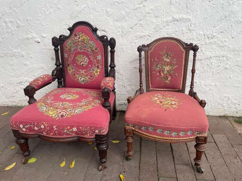 Beautiful pair of Victorian Rosewood His and Hers Chairs.