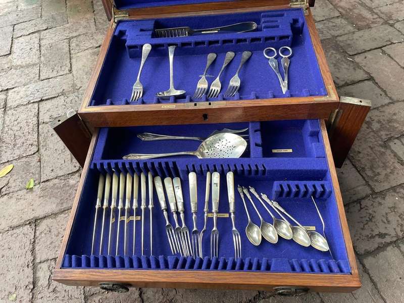 Oak Cutlery Box with some Cutlery ( 51 x 38 x 25 cm
