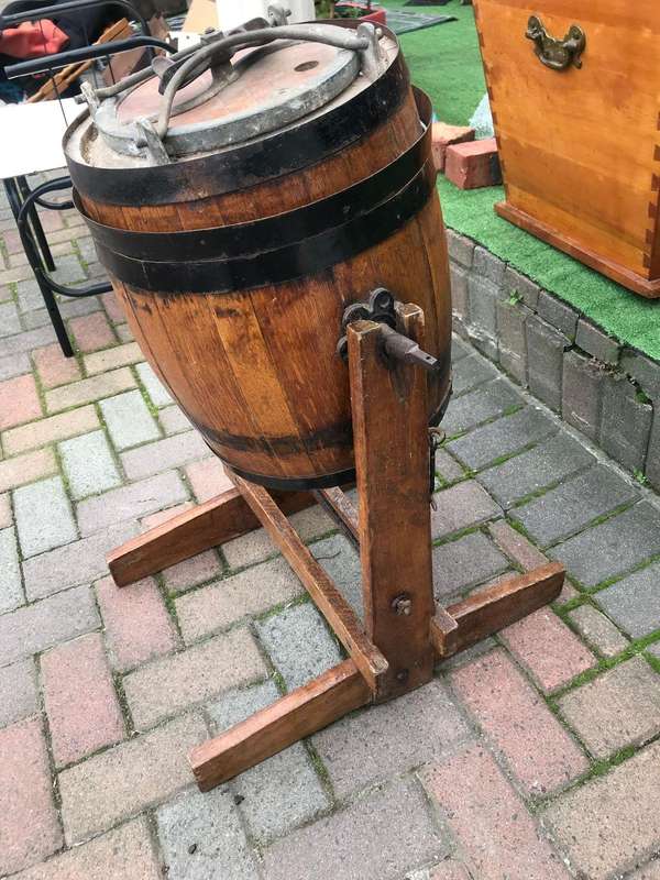 Vintage Butterchurn Churn Bail ( 80 c 57 x 48 cm )