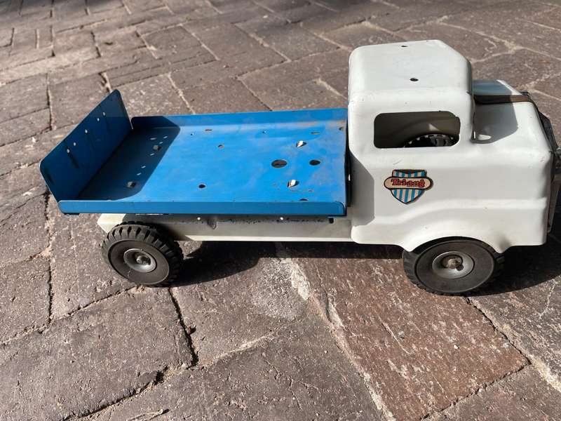Triang Tinplate Milktruck ( 35 x 14 x 16 cm )