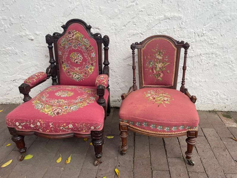 Beautiful pair of Victorian Rosewood His and Hers Chairs.