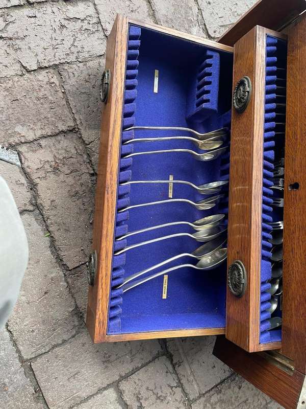 Oak Cutlery Box with some Cutlery ( 51 x 38 x 25 cm
