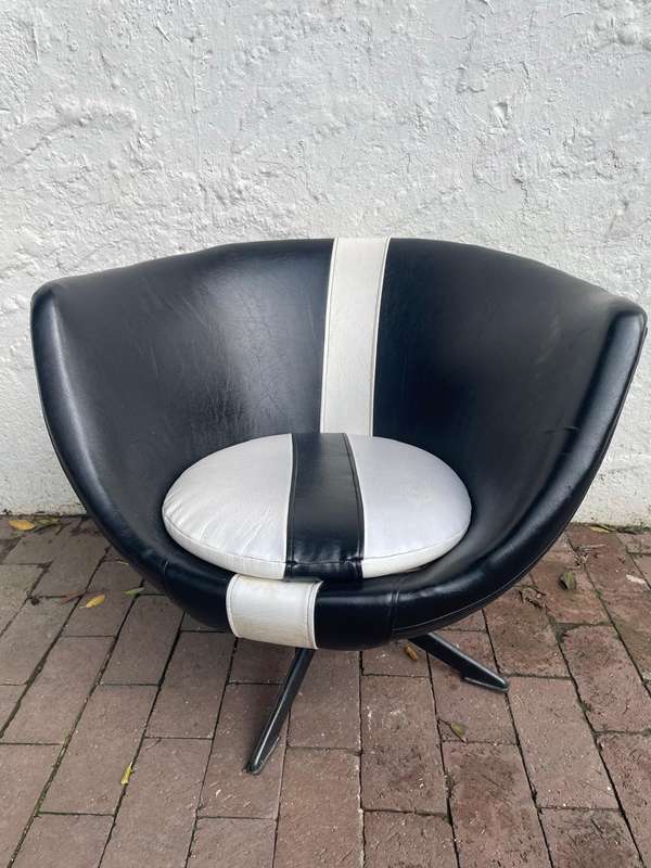 Midcentury Tub Swivel Chair