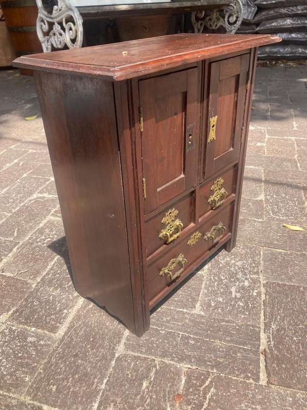 Rare Mahogany Sales Sample Cabinet (40 x 34 x 18 cm )