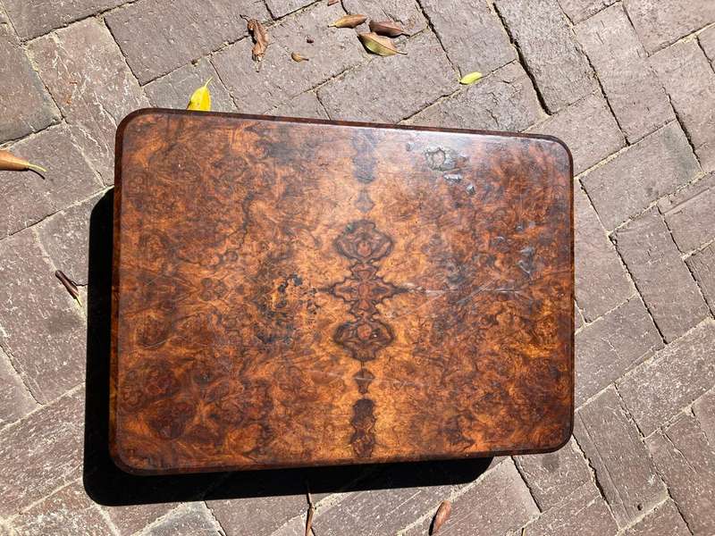 Beautiful Victorian Burr Walnut Tabletop Card Table circa 1880 ( 81/41x 56 x 14 cm)