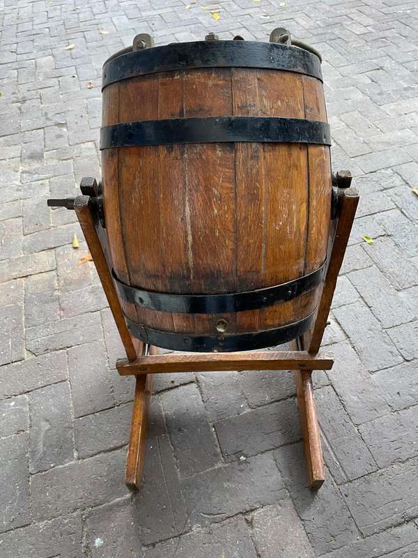 Vintage Butterchurn Churn Bail ( 80 c 57 x 48 cm )