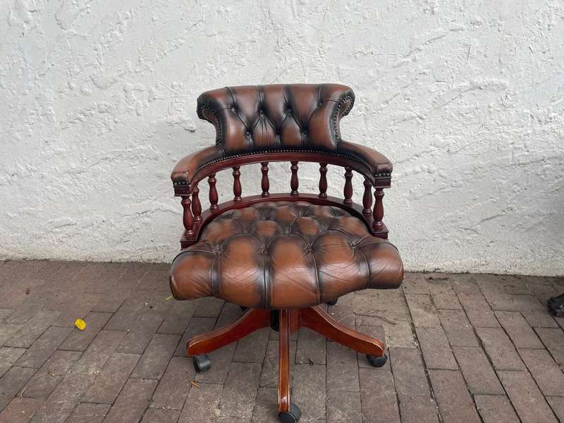 Genuine Leather Chesterfield Swivel Office Chair
