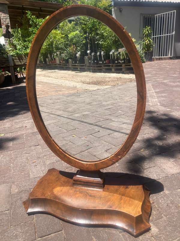 Beautiful Flame Mahogany Shaving Mirror ( 81 x 58 x 31 cm )