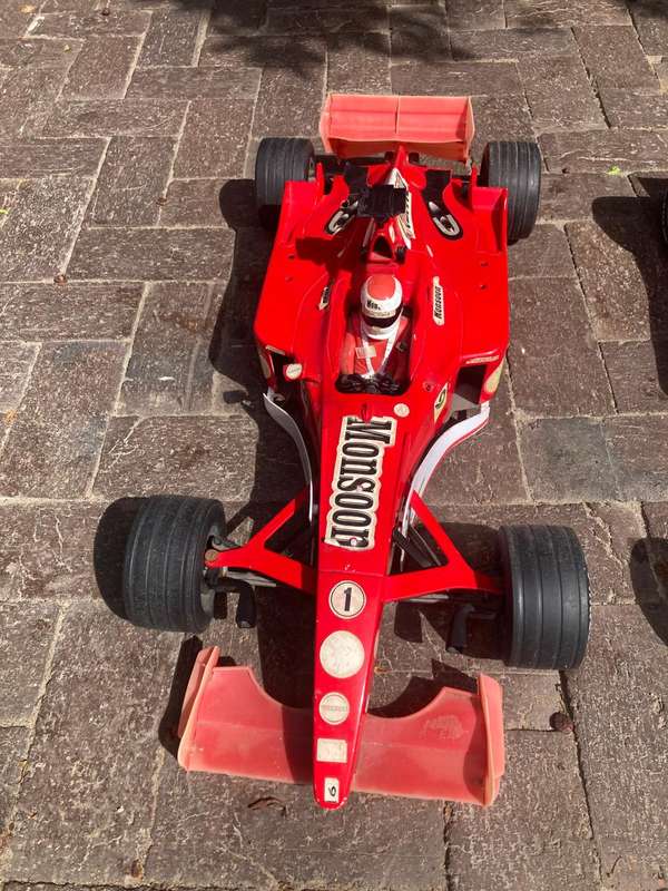 Large F1 Model Car  ( 75cm )