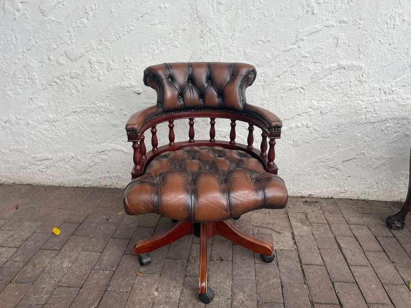 Genuine Leather Chesterfield Swivel Office Chair