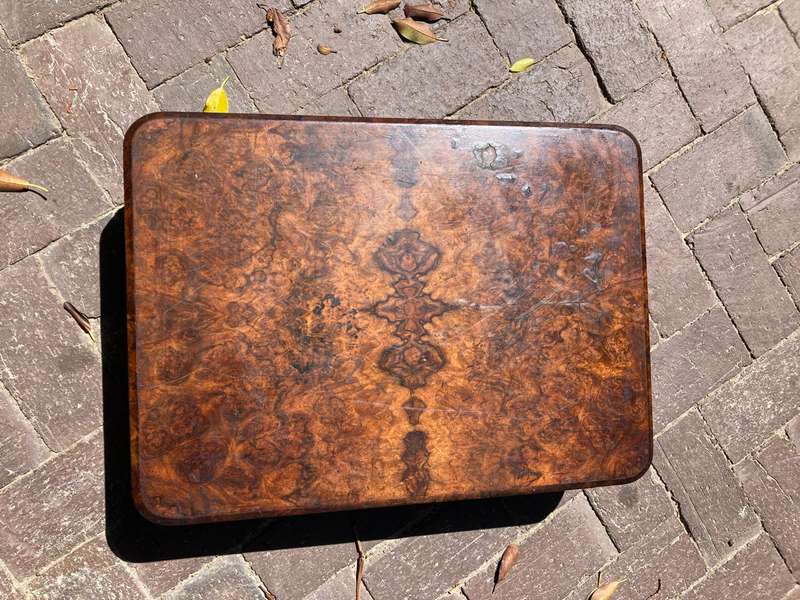Beautiful Victorian Burr Walnut Tabletop Card Table circa 1880 ( 81/41x 56 x 14 cm)