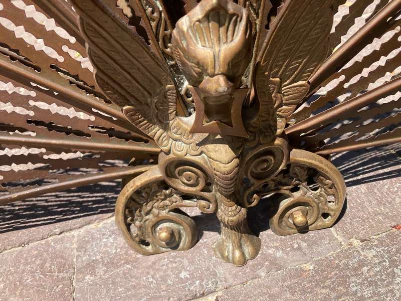 Rate Brass Peacock Firescreen ( 65 cm high , 95 cm wide open )