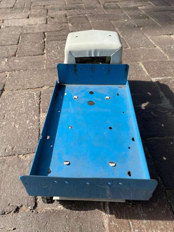 Triang Tinplate Milktruck ( 35 x 14 x 16 cm )
