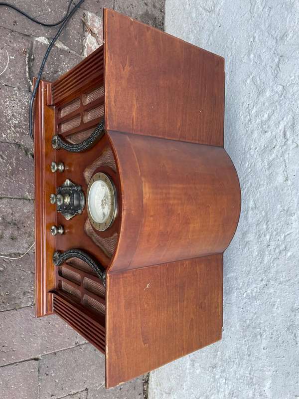 Vintage Radio Reproduction ( 53 x 35 x 25cm)