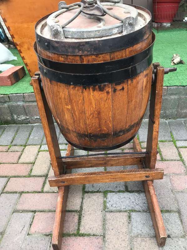 Vintage Butterchurn Churn Bail ( 80 c 57 x 48 cm )