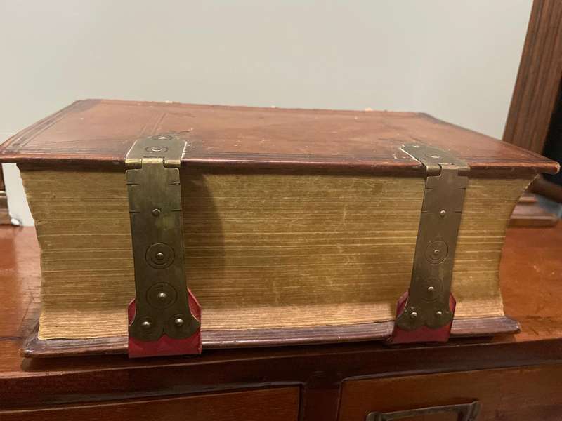 Beautiful Bijbel: Staten Generaal circa 1870, ( 23 x 15x 9cm )