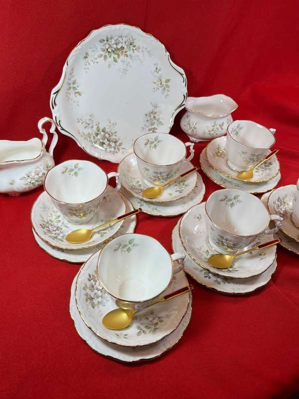 Royal Albert Haworth 21 pc Teaset plus 6 Goldplated Teaspoons