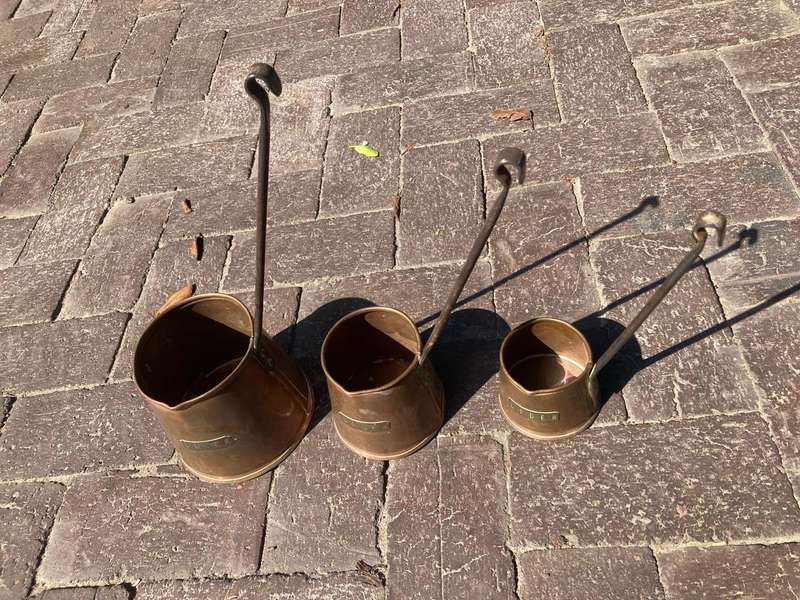 Set of 3 Brass Measuring Cups ( 12 , 10 , 7 cm )