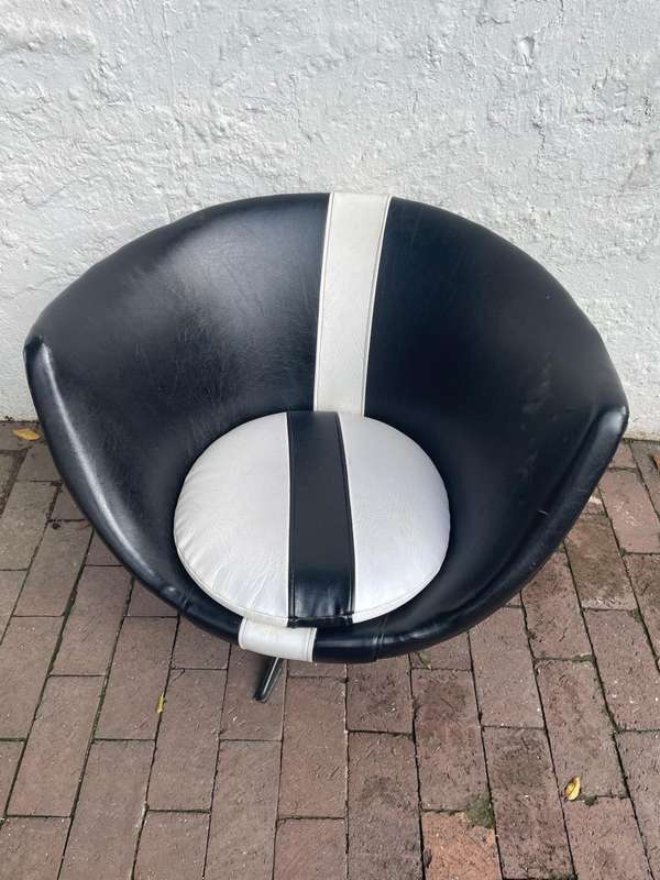 Midcentury Tub Swivel Chair