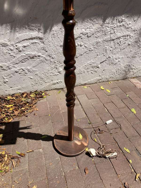 Beautiful Copper Standing Lamp (173 x 47 x 24 cm )