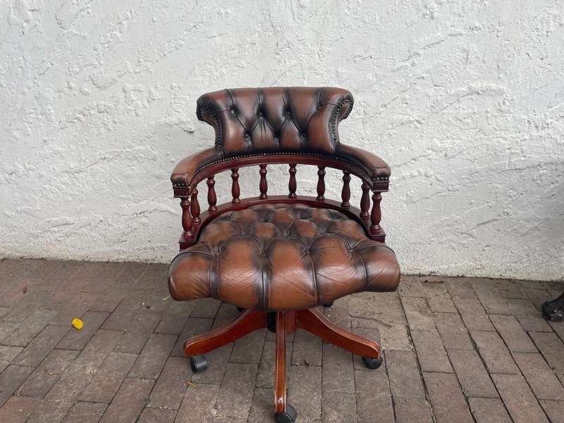 Genuine Leather Chesterfield Swivel Office Chair