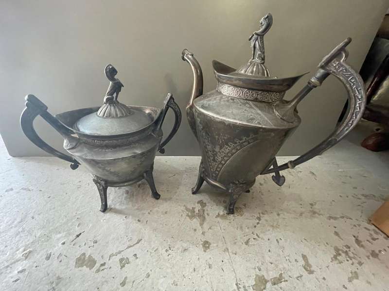 Rare Read and Barton Silverplated Tea/Cofffeepot set. Circa 1873