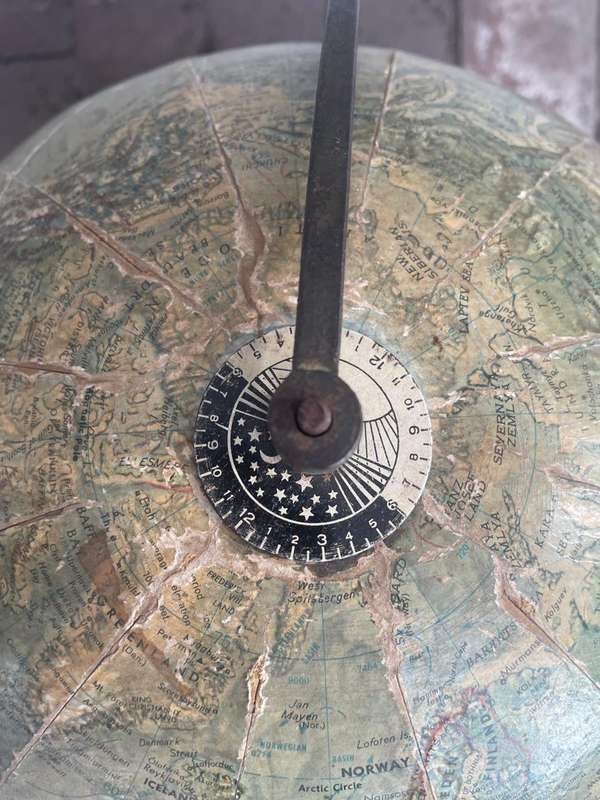 Rare Vintage Globe on Cast Iron Feet ( 50 cm )