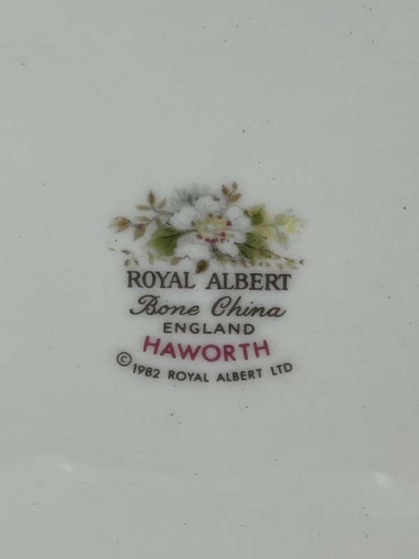 Royal Albert Haworth 21 pc Teaset plus 6 Goldplated Teaspoons