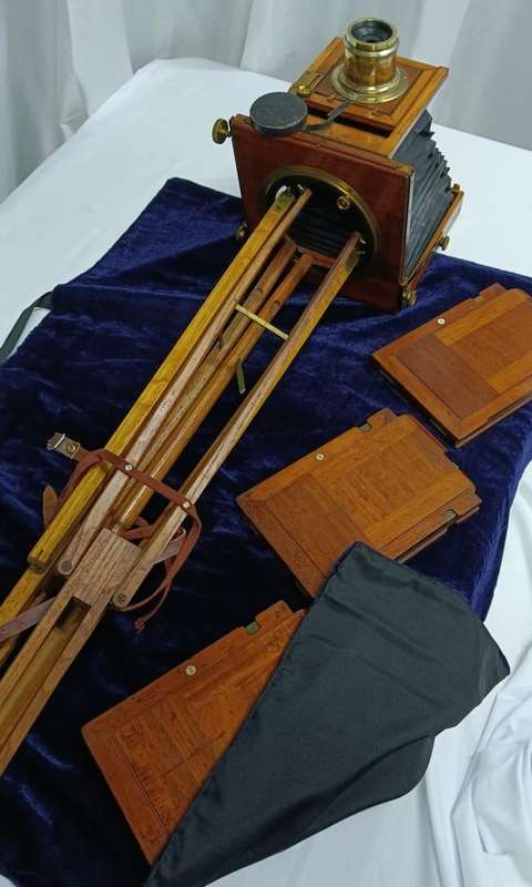 Antique Wood and Brass Victo Tripod Camera 1898.