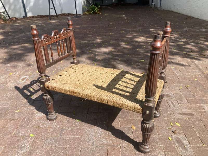 Vintage Kids Bed ( 91 x 87 x 52cm )