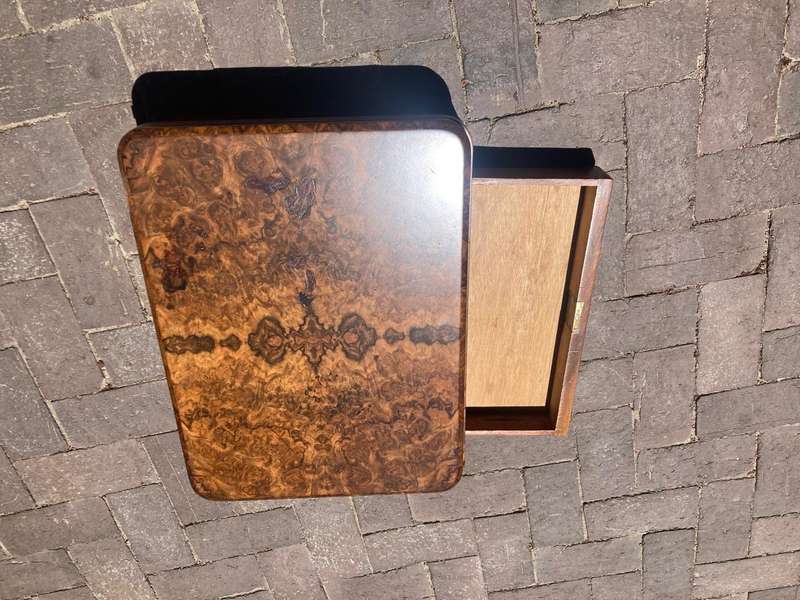 Beautiful Burr Walnut Tabletop Card Table ( 82/41 x 56 x 14 cm)