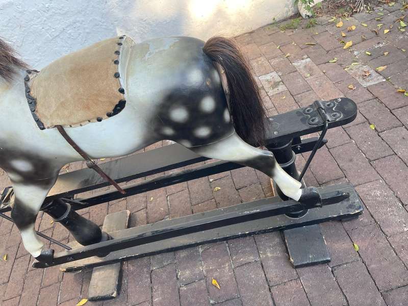 Rare Victorian Rocking Horse ( 124 x 35 x 116 )
