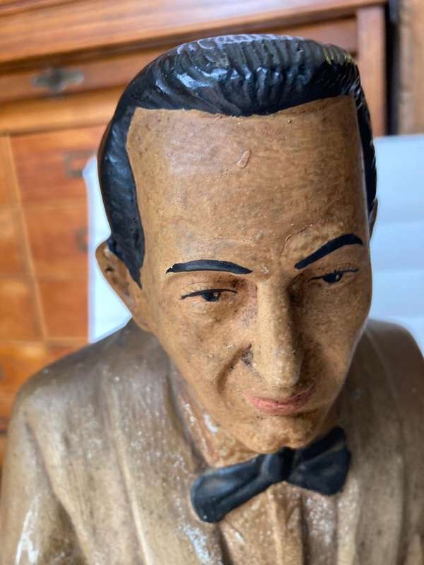 Advertising Figurine : Remi Martin ( 42 x 23 x 50cm )