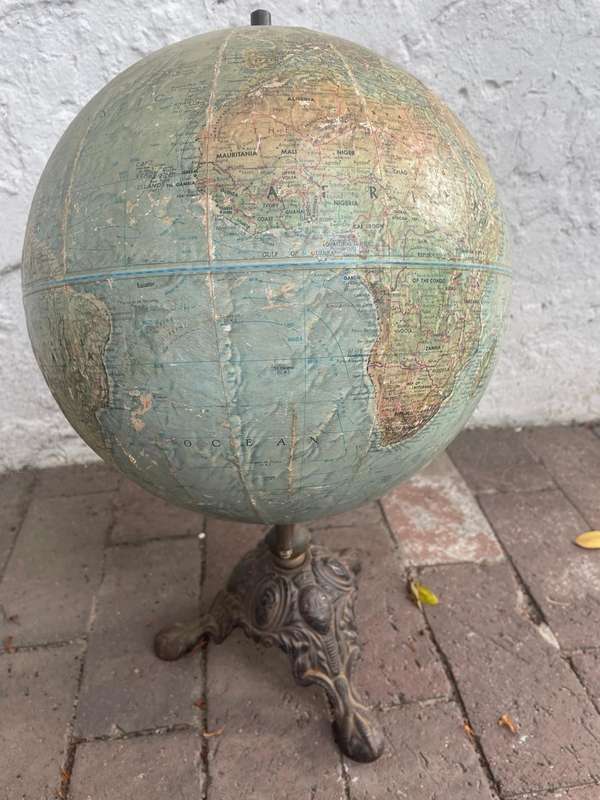 Rare Vintage Globe on Cast Iron Feet ( 50 cm )