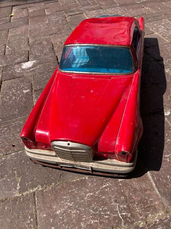 Japanese Tinplate mercedes ( 60 cm ) Incomplete