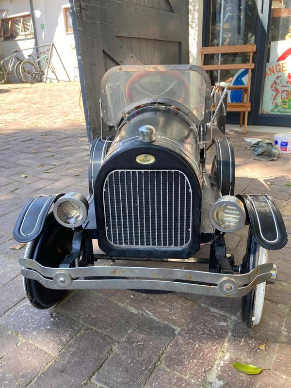 Vintage Police Chief Roadster Pedal Car ( 109 x 54 x 60 cm)