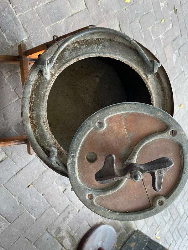 Vintage Butterchurn Churn Bail ( 80 c 57 x 48 cm )