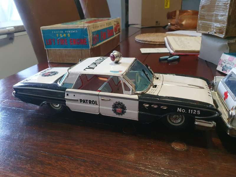 Rare Tinplate Japanese Buick Policecar in original box
