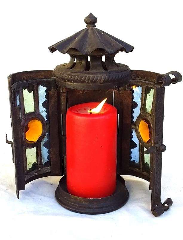 Beautiful Metal Candle Lantern ( 17 x 11 x 8 cm)