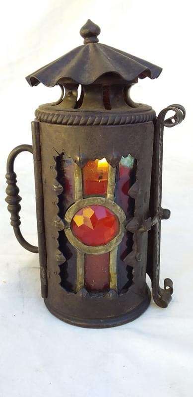 Beautiful Metal Candle Lantern ( 17 x 11 x 8 cm)