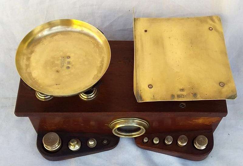 Rare Brass and Mahogany Apothecary Scale ( 25 x 15 x 13 cm )