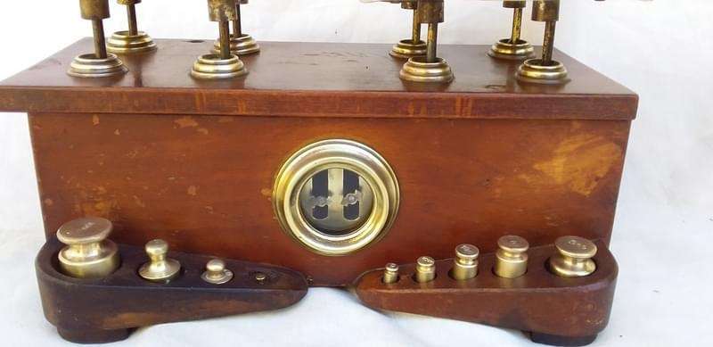 Rare Brass and Mahogany Apothecary Scale ( 25 x 15 x 13 cm )