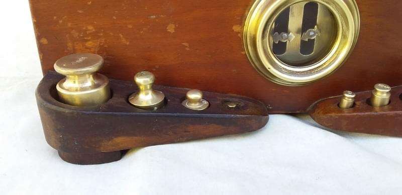 Rare Brass and Mahogany Apothecary Scale ( 25 x 15 x 13 cm )