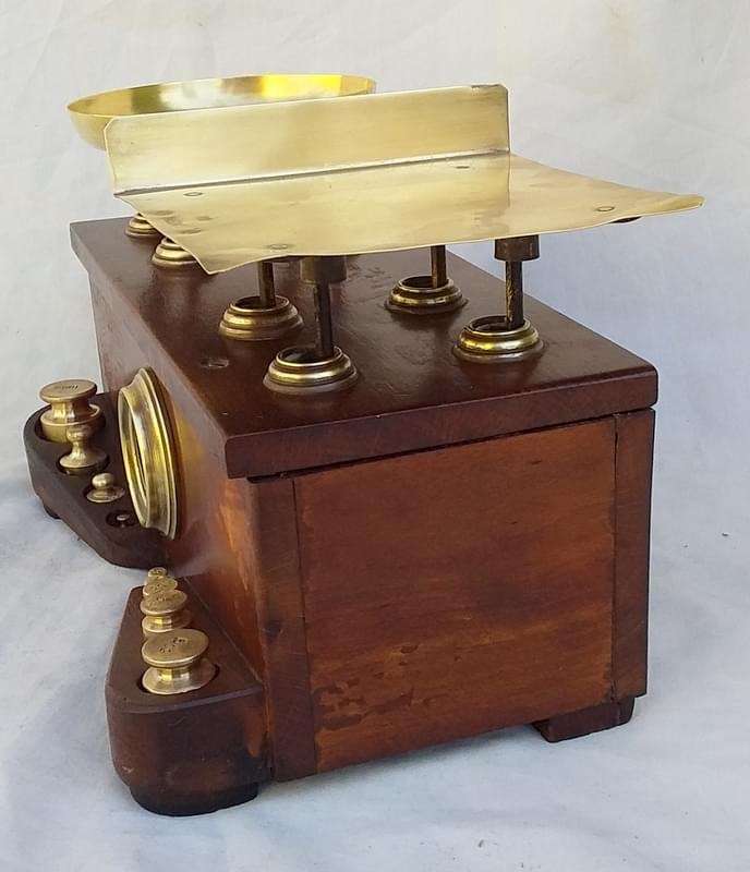 Rare Brass and Mahogany Apothecary Scale ( 25 x 15 x 13 cm )