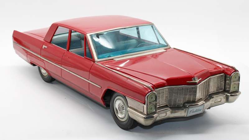 Huge Japanese Nomura 1965 Tinplate Cadillac in good condition ( 64 cm )
